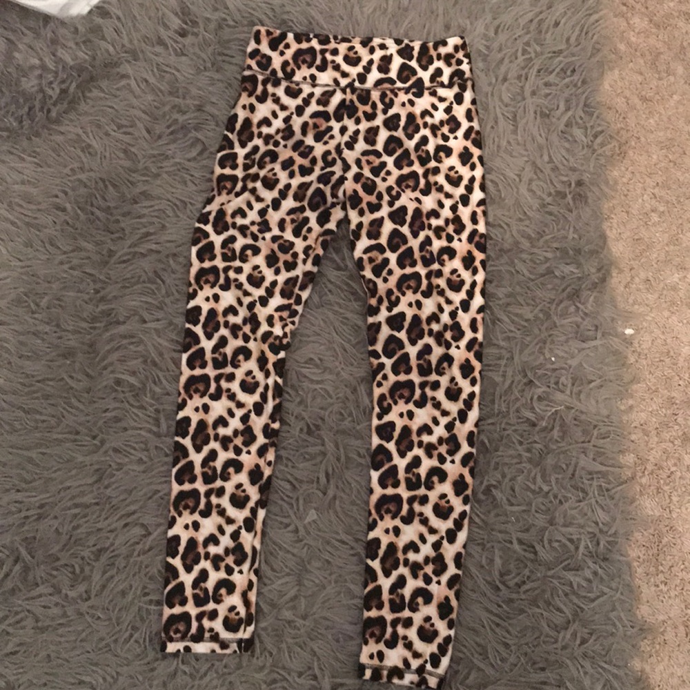 Cheetah print active stretchy leggings